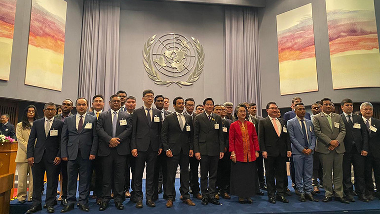 Các đại biểu tham dự Diễn đàn.