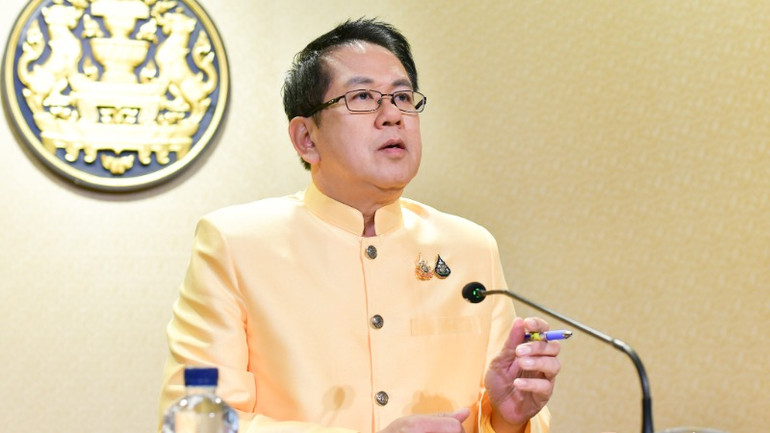 Người phát ngôn Chính phủ Thái Lan Jirayu Houngsub công bố kết quả họp Nội các ngày 3/3. Ảnh: Văn phòng Chính phủ Thái Lan