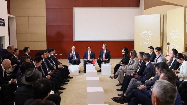 Thủ tướng Phạm Minh Chính phát biểu tại Đối thoại chiến lược quốc gia Việt Nam và WEF.