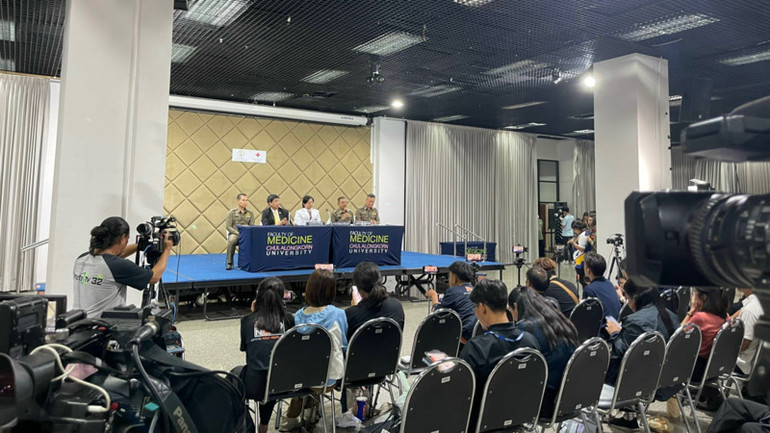 Trong các cuộc họp báo, cảnh sát Thái Lan luôn khẳng định xyanua là chất độc đã gây ra cái chết của nhóm sáu người. ẢNH: XUÂN SƠN