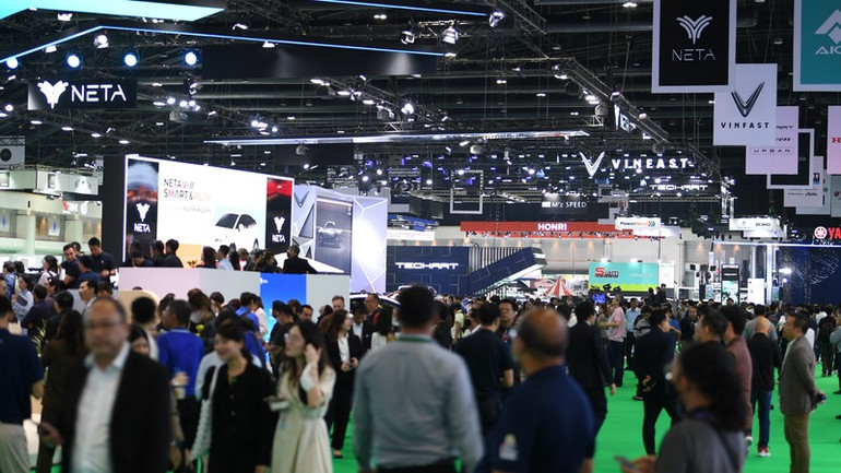 Triển lãm ô-tô quốc tế Bangkok tiếp tục thể hiện sức hút đối với khách tham quan.