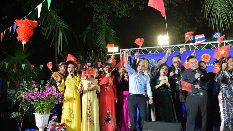 Tiết mục văn nghệ sôi nổi của kiều bào Việt Nam tại Thái Lan.