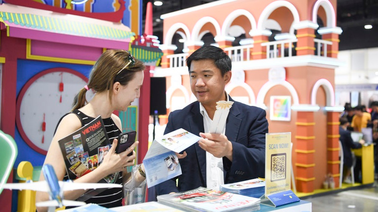 TTAA dự kiến Hội chợ đem về doanh thu không ít hơn 300 triệu baht. Sự kiện năm nay sẽ kéo dài đến hết ngày 19/1/2025.