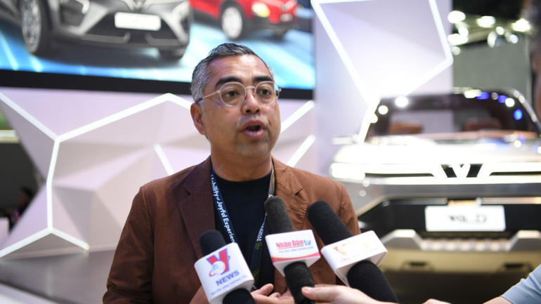 Chuyên gia nổi tiếng về ô-tô của Thái Lan, ông Nithi Thuamprathom bày tỏ ấn tượng về các mẫu xe của VinFast.