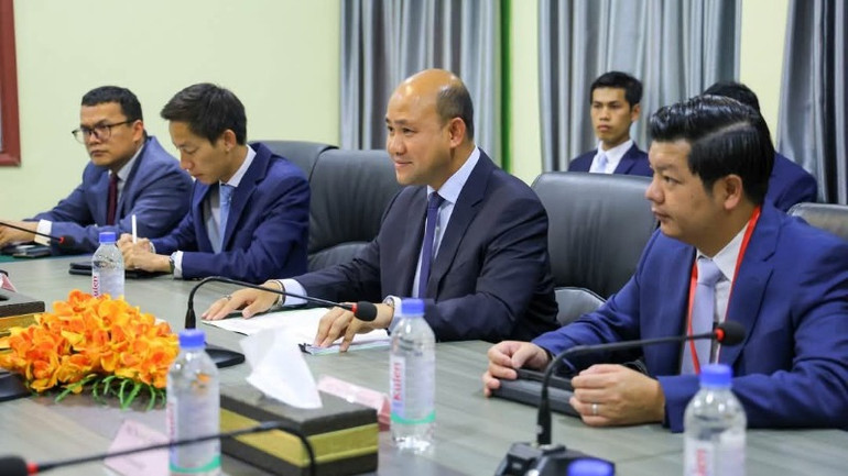 Phó Thủ tướng, Bộ trưởng Công tác công cộng Hun Many khẳng định, Campuchia không bao giờ quên sự giúp đỡ cả về vật chất và tinh thần của Việt Nam đã giúp Campuchia thoát khỏi chế độ diệt chủng trước đây.