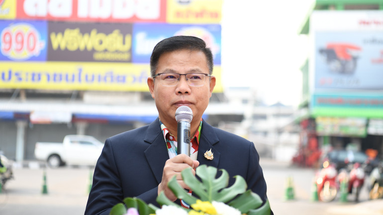 Ông Pratya Unphetwarakon, Tỉnh trưởng tỉnh Nakhon Phanom.