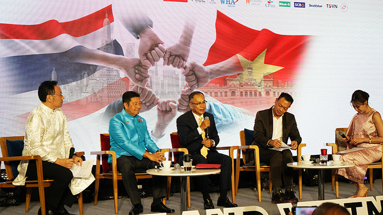 Đại sứ Việt Nam tại Thái Lan Phan Chí Thành phát biểu tại Diễn đàn Doanh nghiệp Việt Nam-Thái Lan 2023. (Ảnh: ĐINH TRƯỜNG)