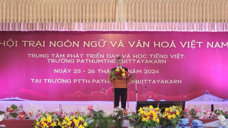 Tổng Lãnh sự Việt Nam tại Khon Kaen Chu Đức Dũng khẳng định sẵn sàng đồng hành, hỗ trợ các hoạt động dạy và học tiếng Việt. (Ảnh: CTV)