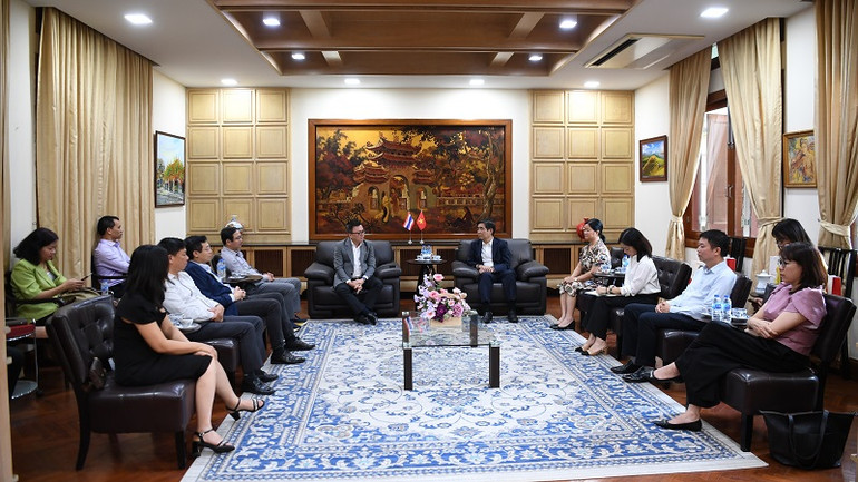 Đoàn đại biểu VJA làm việc với Đại sứ quán Việt Nam tại Thái Lan. Đoàn đại biểu VJA làm việc với Đại sứ quán Việt Nam tại Thái Lan.