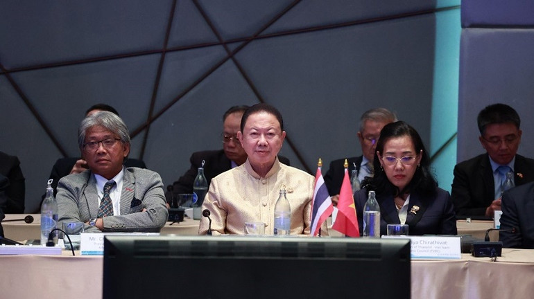 Chủ tịch Hội Hữu nghị Việt Nam-Thái Lan Sanan Angubolkul và Đoàn Hội Hữu nghị Thái Lan-Việt Nam. (Ảnh: CTV)