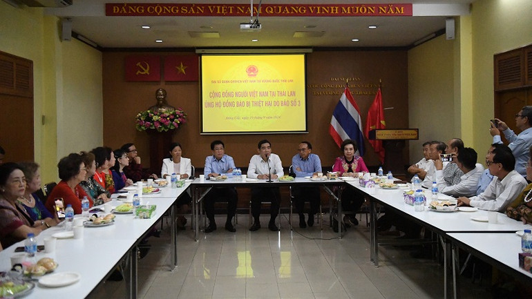 Đại sứ Phạm Việt Hùng nhấn mạnh truyền thống quý báu của dân tộc Việt Nam được thể hiện rõ nét trong cộng đồng kiều bào tại Thái Lan. (Ảnh: XUÂN SƠN) Đại sứ Phạm Việt Hùng nhấn mạnh truyền thống quý báu của dân tộc Việt Nam được thể hiện rõ nét trong cộng đồng kiều bào tại Thái Lan. (Ảnh: XUÂN SƠN)