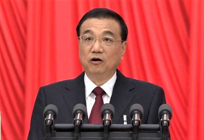 Thủ tướng Lý Khắc Cường trình bày Báo cáo công tác chính phủ. (Ảnh cắt từ clip của CCTV)