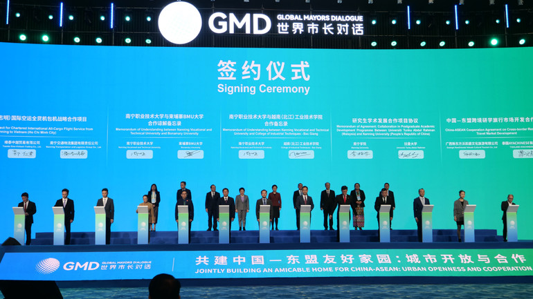 14 dự án giao lưu, hợp tác quy mô lớn được ký kết.