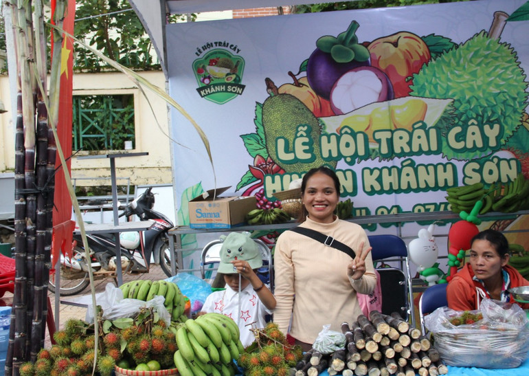 Lễ hội trái cây huyện Khánh Sơn. Lễ hội trái cây huyện Khánh Sơn.
