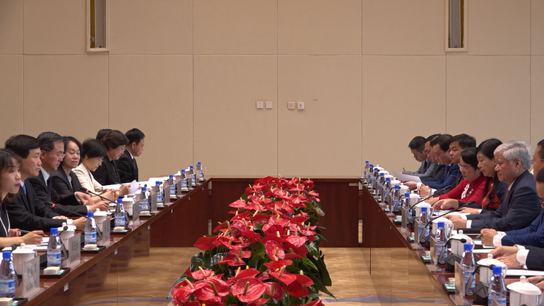 Đoàn đại biểu Mặt trận Tổ quốc Việt Nam làm việc với Chính hiệp thành phố Bắc Kinh. (Ảnh: HỒ QUÂN) Đoàn đại biểu Mặt trận Tổ quốc Việt Nam làm việc với Chính hiệp thành phố Bắc Kinh. (Ảnh: HỒ QUÂN)