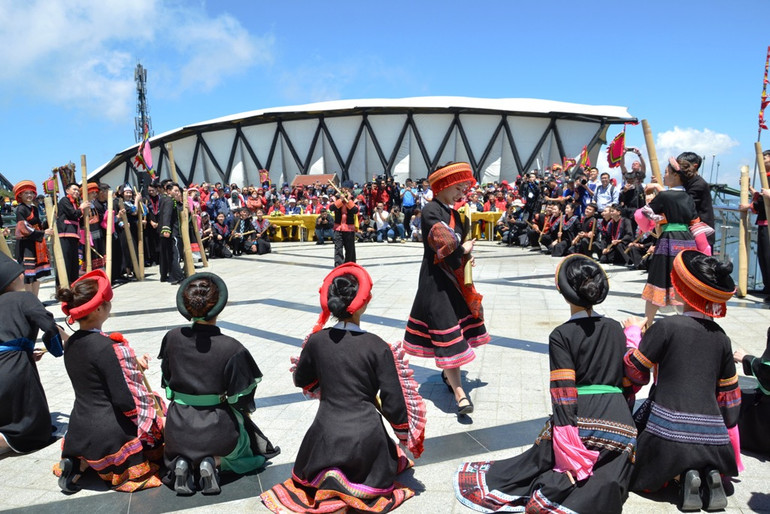 Các lễ hội mang đậm bản sắc dân tộc bản địa Sa Pa luôn thu hút, hấp dẫn du khách trong và ngoài nước