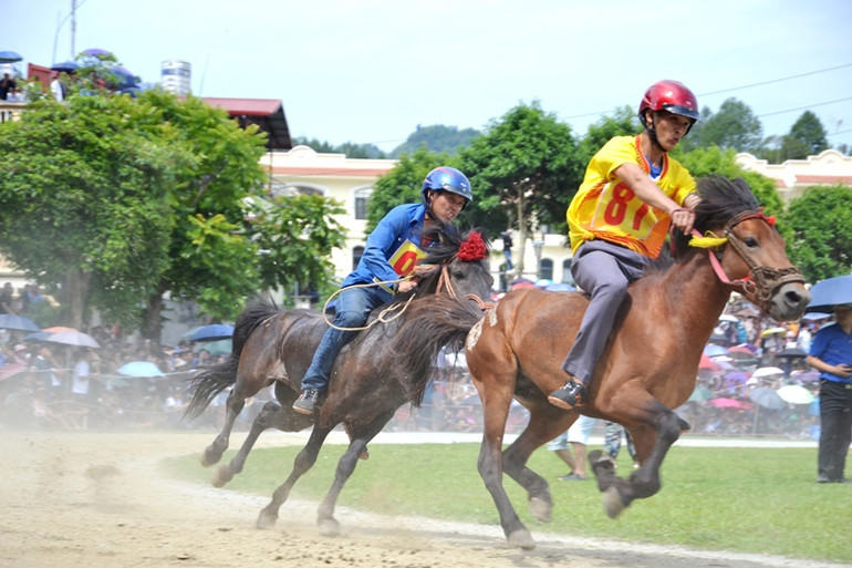 Cố lên. (Ảnh: QUỐC HỒNG)