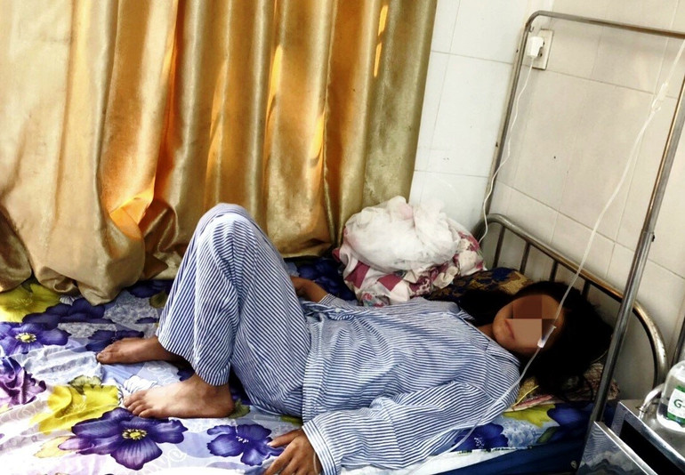 Bệnh nhân V.T.S điều trị tại Bệnh viện đa khoa Bát Xát. (Ảnh: TL)