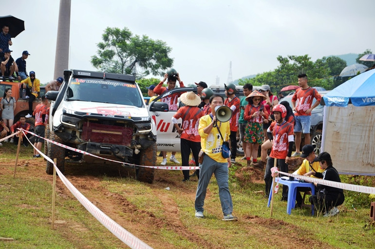 Xuất phát. (Ảnh: QUỐC HỒNG) Xuất phát. (Ảnh: QUỐC HỒNG)