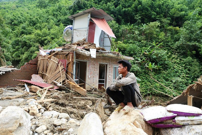 Trận lũ ống tàn khốc gây thiệt hại nặng nề về người và nhà ở, tài sản, sản xuất của người dân thôn Nậm Than, thị xã Sa Pa. (Ảnh: QUỐC HỒNG)