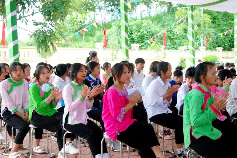 Học sinh Trường THPT dân tộc nội trú tỉnh Lào Cai. (Ảnh: QUỐC HỒNG)