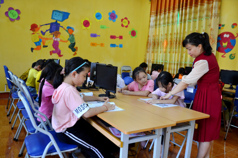 Một giờ học Tiếng Việt của học sinh vùng cao Bát Xát-Lào Cai. (Ảnh: QUỐC HỒNG) Một giờ học Tiếng Việt của học sinh vùng cao Bát Xát-Lào Cai. (Ảnh: QUỐC HỒNG)