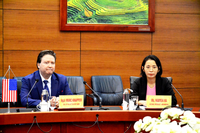 Đại sứ Hoa Kỳ tại buổi làm việc với lãnh đạo tỉnh Lào Cai.