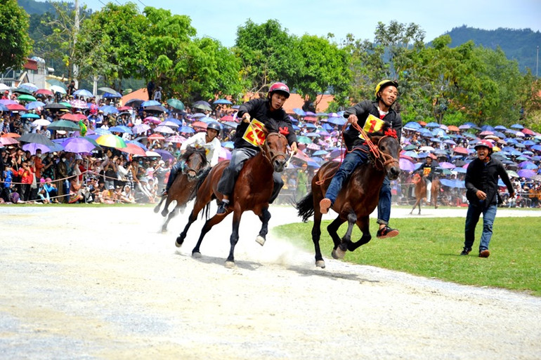 Nước rút. (Ảnh: QUỐC HỒNG)