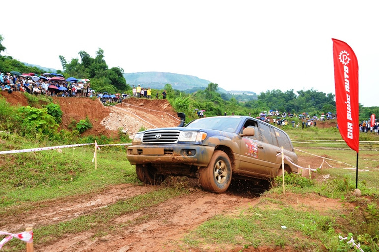 Về đích. (Ảnh: QUỐC HỒNG) Về đích. (Ảnh: QUỐC HỒNG)