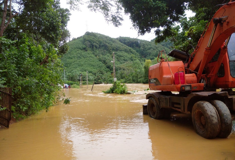 Đến chiều 22/9, Điện lực Bảo Thắng đã cấp điện trở lại cho xã Bản Cầm và thị trấn nông trường Phong Hải. (Ảnh: NGUYỄN HIỀN)