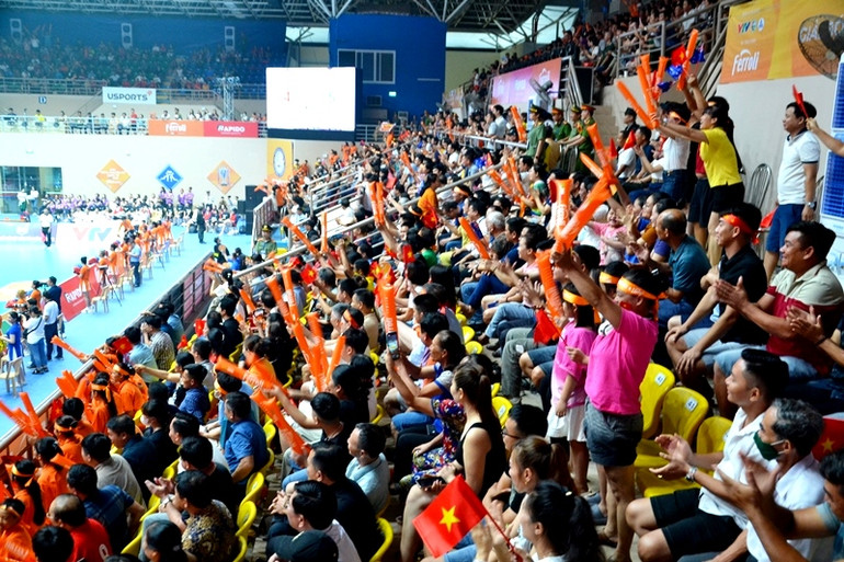 Toàn bộ vé xem Giải đấu đã bán hết ngay trong ngày đầu tiên mở bán. (Ảnh: QUỐC HỒNG)