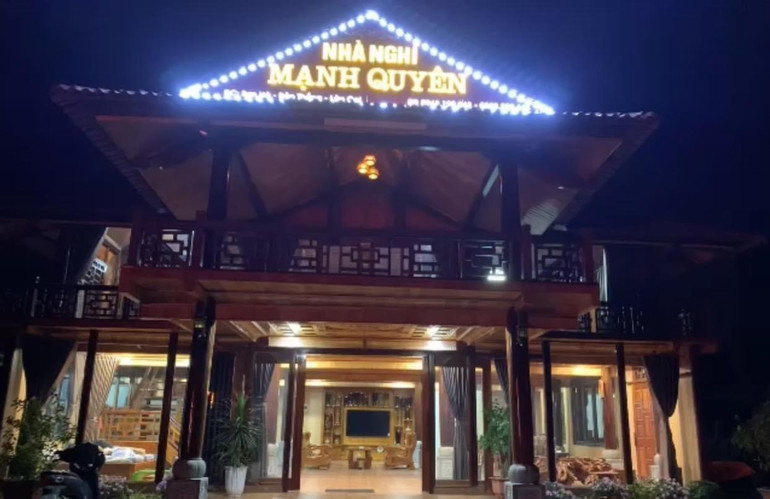 Nhà nghỉ Mạnh Quyên, nơi Công an bắt quả tang các đối tượng mua bán dâm. (Ảnh: THANH TUẤN)