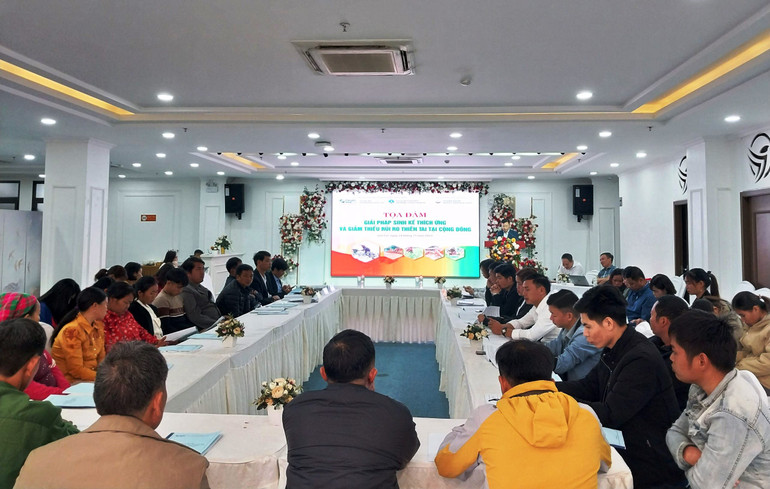 Các đại biểu tham gia tọa đàm. (Ảnh: MÙA XUÂN) Các đại biểu tham gia tọa đàm. (Ảnh: MÙA XUÂN)