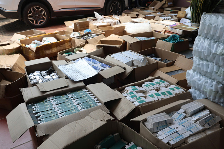 Một phần tang vật vụ án.