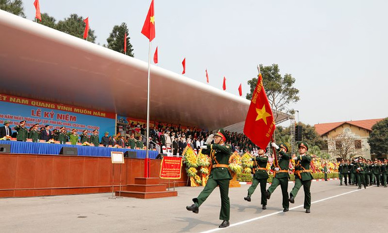 Các khối tham gia duyệt đội ngũ tại buổi lễ.