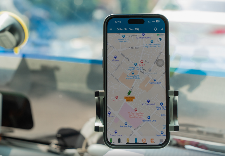 Phần mềm định vị GPS giúp cập nhật thông tin về lộ trình và nhiệt độ vaccine trên xe theo thời gian thực