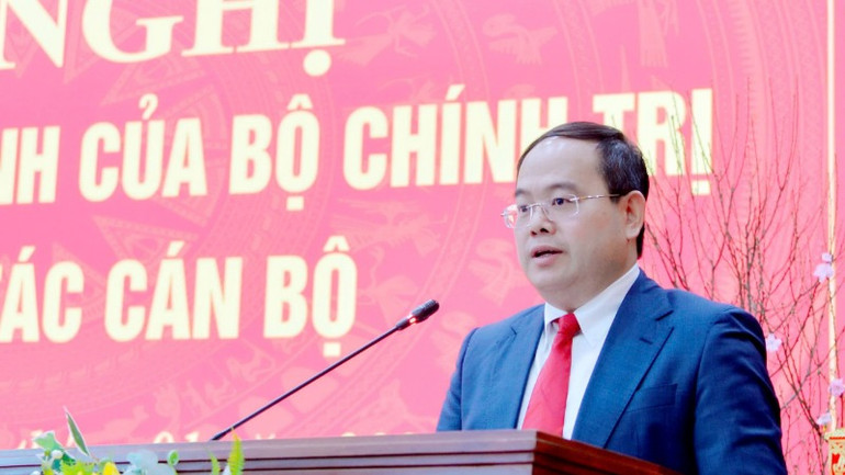 Đồng chí Quản Minh Cường, Bí thư Tỉnh ủy Cao Bằng phát biểu ý kiến tại hội nghị.