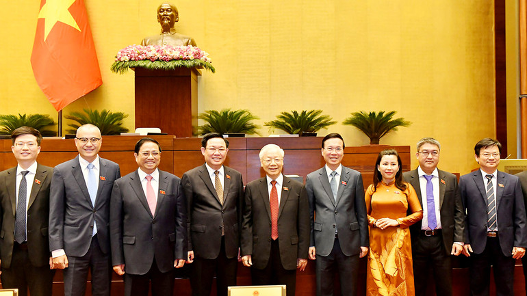 Tổng Bí thư Nguyễn Phú Trọng cùng các đồng chí lãnh đạo Ðảng, Nhà nước và đại biểu tại phiên bế mạc. (Ảnh ÐĂNG KHOA) Tổng Bí thư Nguyễn Phú Trọng cùng các đồng chí lãnh đạo Ðảng, Nhà nước và đại biểu tại phiên bế mạc. (Ảnh ÐĂNG KHOA)