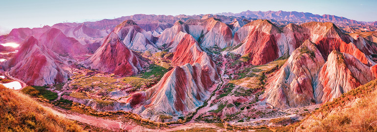 Địa mạo Đan Hà bảy sắc.