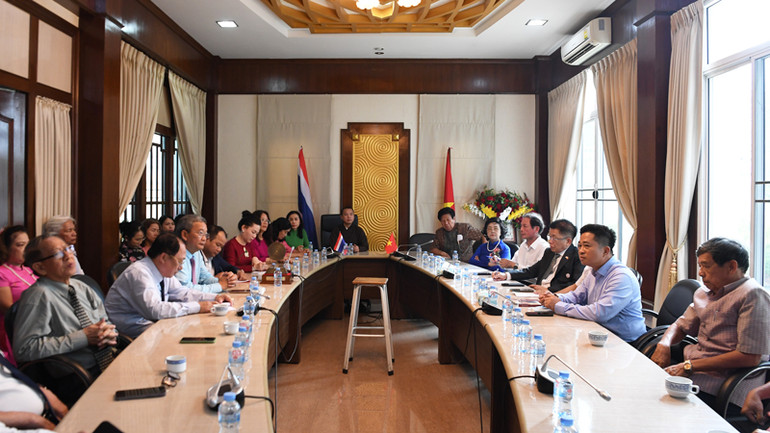 Toàn cảnh cuộc gặp.