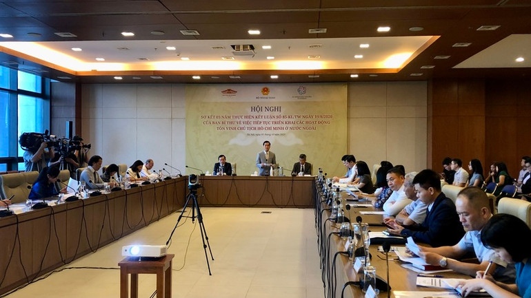 Toàn cảnh hội nghị.