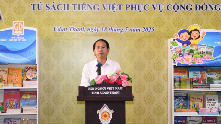 Phó Tổng Biên tập Nhà xuất bản Giáo dục Việt Nam phát biểu tại sự kiện.