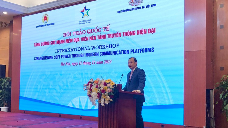 Đồng chí Lê Hải Bình phát biểu tại Hội thảo.