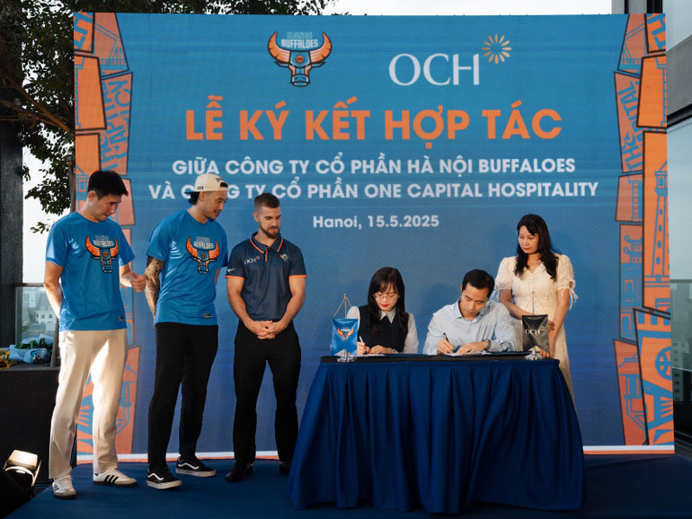 Tổng Giám đốc câu lạc bộ Hanoi Buffaloes ký kết hợp tác cùng Nhà tài trợ danh xưng chính thức - Công ty Cổ phần One Capital Hospitality.