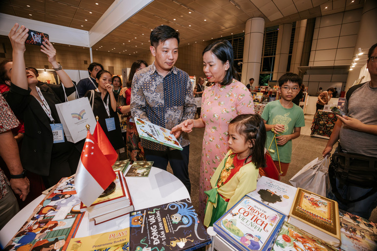 Sách Việt Nam được giới thiệu tại Lễ hội sách Thiếu nhi châu Á, Singapore, tháng 5/2023. Ảnh: AFCC