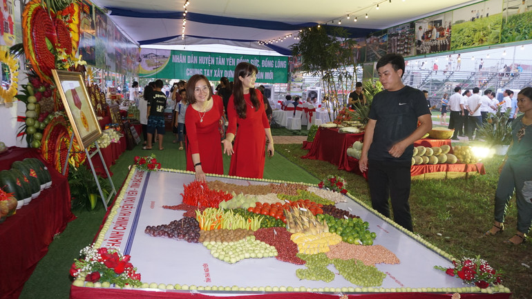 Bắc Giang phấn đấu xây dựng đội ngũ nhà nông chuyên nghiệp. Bắc Giang phấn đấu xây dựng đội ngũ nhà nông chuyên nghiệp.