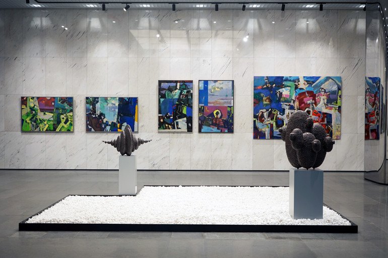 Không gian nghệ thuật Artigin tại sảnh chính của tòa nhà văn phòng cao cấp Lotte Mall Tây Hồ, khai trương hồi tháng 9/2023.