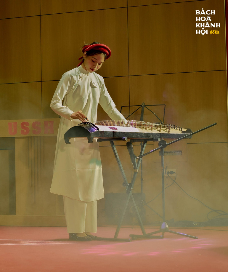 Ảnh: Bách hoa Bộ hành mùa đông 2022