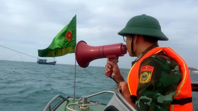 Lý Sơn chủ động triển khai các phương án ứng phó bão số 6 ảnh 1