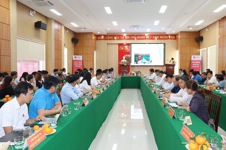 Quang cảnh buổi tọa đàm.